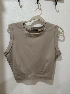 Arrive Guide Women's Sleeveless Crop Tank Top - Taupe